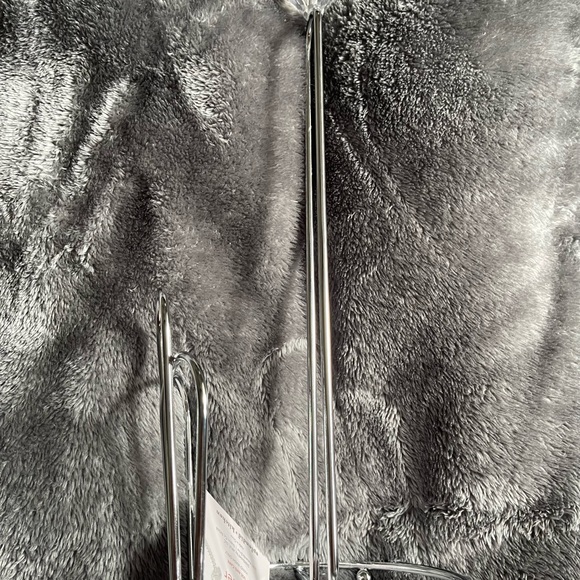 Paper towel holder - Picture 2 of 2